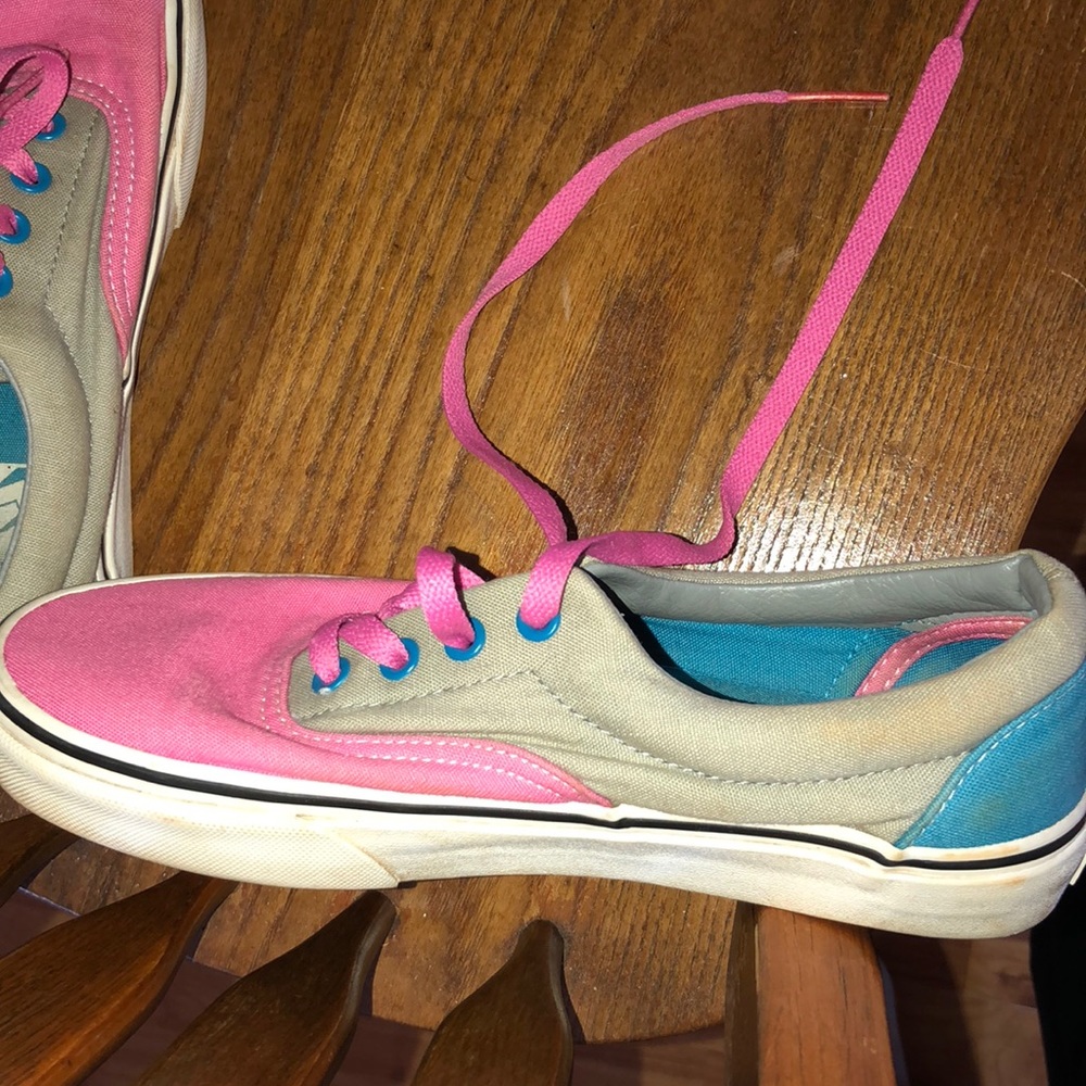 Vans - Picture 4 of 5